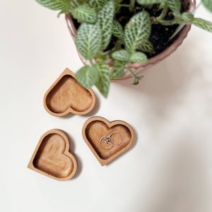 Handmade Wood Heart Tray: Modern Jewelry Ring Dish