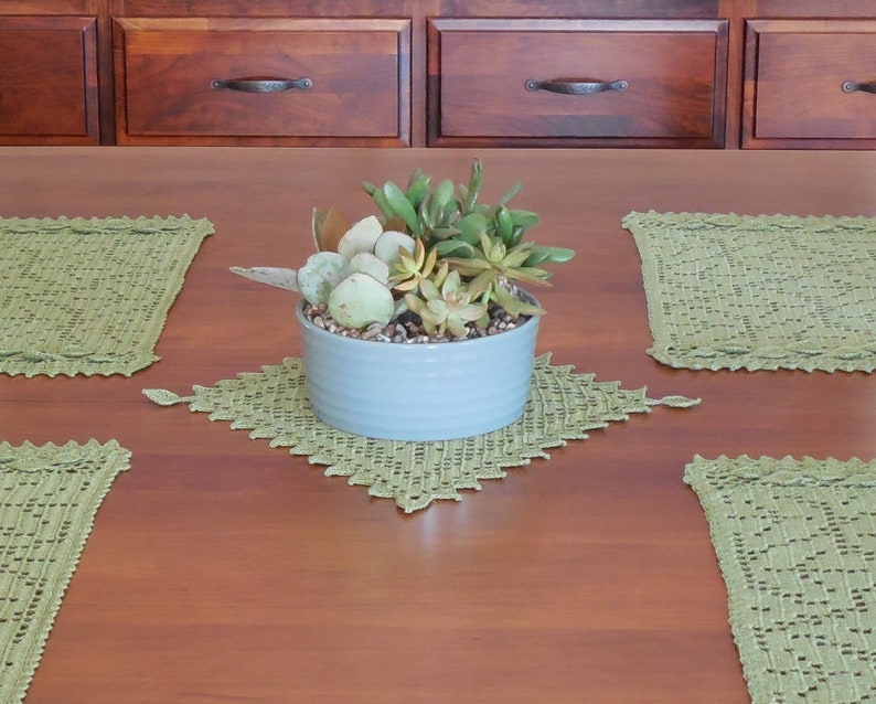 Collage of Leaves Table Set PDF Crochet Pattern image 5