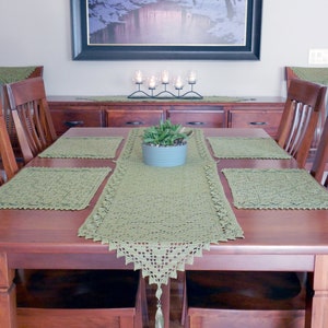 Collage of Leaves Table Set PDF Crochet Pattern image 1