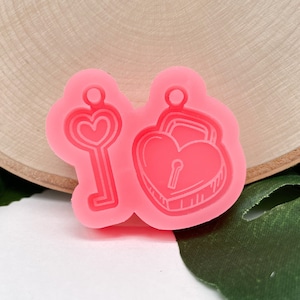 Lock and Key Valentine&#39;s Day Earring Food Safe Silicone Mold for Resin, Jesmonite, Clay, Soap, Wax Melts, Candy, and More