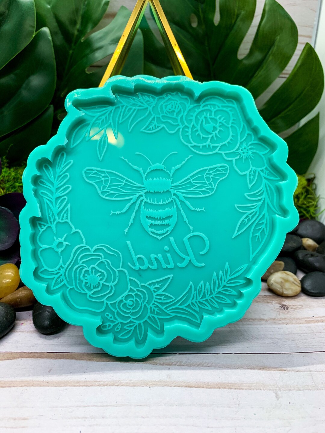 Bee and Honeycomb Silicone Molds Set, 7 cavity Bee Mold, Honeycomb Mat