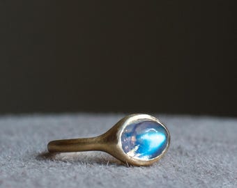 Glacé  - 14k Moonstone Signet Ring