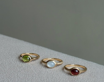 Glacé - 14k Garnet Signet Ring