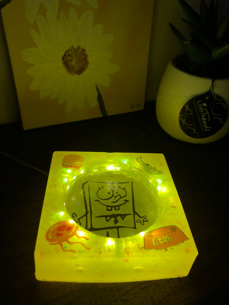 Spongebob Squarepants| Resin Ashtray Epoxy Resin Light Up Ashtray Spongebob Ashtray Bright Yellow Doodlebob LED Light Resin Ashtray