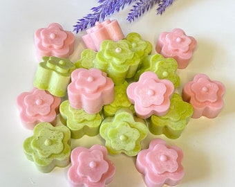 Flower Shaped Soy Wax Melts with Essential Oils | Spring Decor | Wax Melts | Handmade | Soy Wax Melt | Gift | Flower Decor | Floral Scented