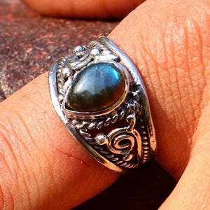 Pear Shape Labradorite Ring, Solid 925 Sterling Silver, Natural Stone Ring, Yoga Ring, Elegant Designer Ring, Silver Jewelry, Handmade Ring