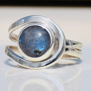 Blue Labradorite Ring, Natural Labradorite Ring, Handmade Ring, 925 Sterling Silver, Rings for Women, Labradorite Gemstone Ring, Jewelry
