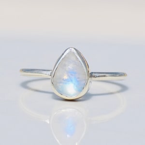 Rainbow moonstone Ring, 925 Silver Ring, Pear Shaped Moonstone Ring, Bridesmaid Gift, Teardrop Moonstone Ring, Boho Ring, Natural Moonstone