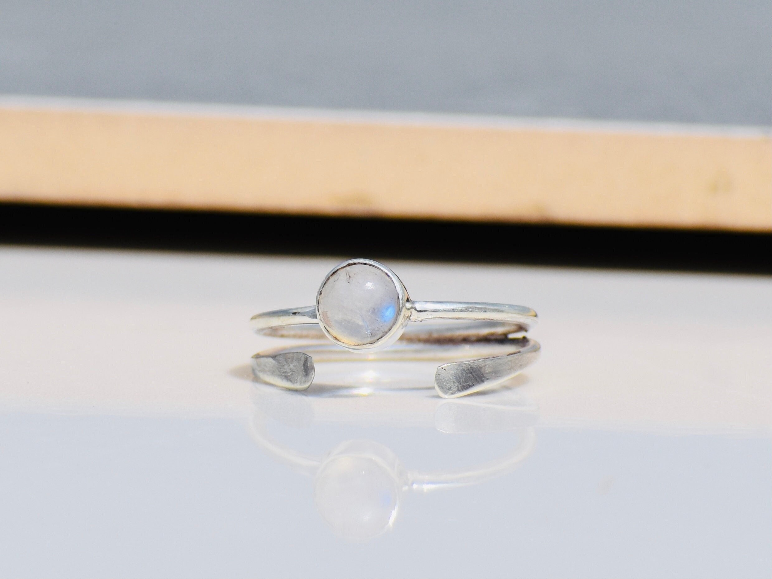 925 Sterling Silver Natural Rainbow Moonstone Half Braided Shank Minimalist Ring 925 Sterling Silver Natural Rainbow Moonstone Half Braided Shank Minimalist Ring
