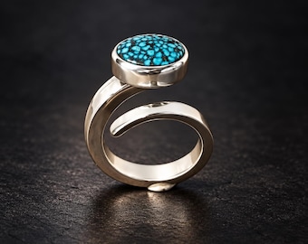 Hochwertiger Kingman-Ring mit schwarzem Web-Türkis, Sterlingsilber, moderner Südwest-Stil, Größe 6,5