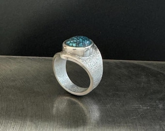 Anillo de montura de turquesa, turquesa Kingman Black Web, fundición de toba. Talla 12