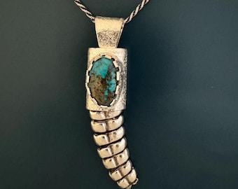 Colgante de serpiente de cascabel (piedra grande) - Turquesa Morenci, estilo occidental