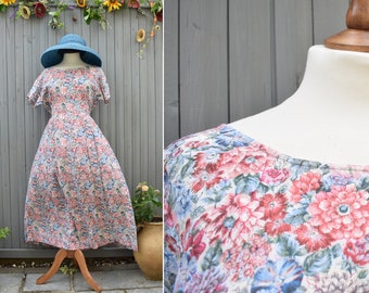 Vintage 1980er Jahre Rosa Blumen Tee Kleid | Langes Sommerkleid | Kleid mit Gürtel | Ungefähre Größe 12-14