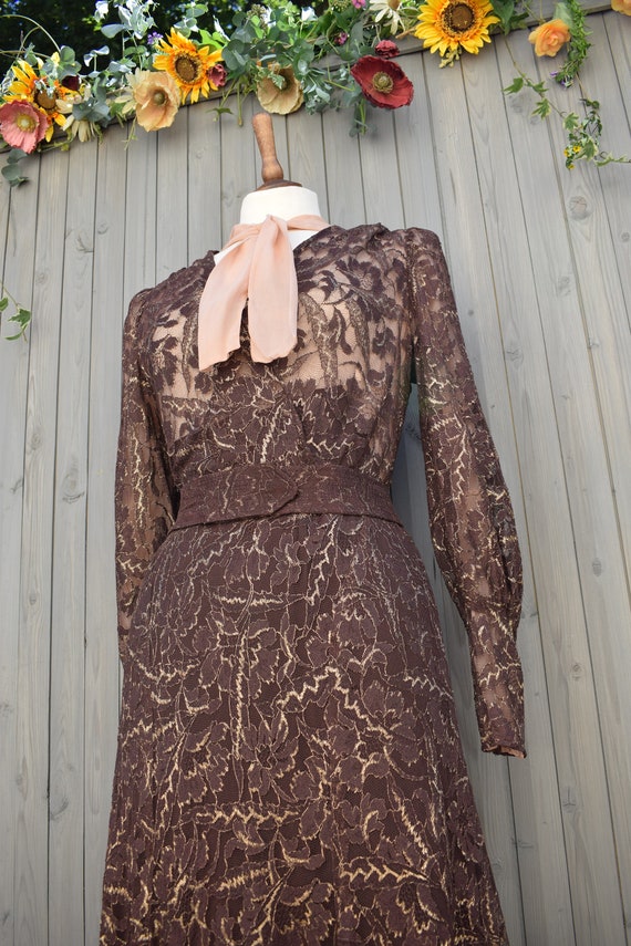 1920s 1930s Brown Gold Lace Crepe Pussybow Maxi D… - image 6