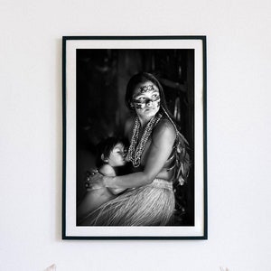 アマゾンインディアンの壁アート、ネイティブアメリカンの少女、授乳中の母親のポスター、部族のインディアン女性のプリント、子供を持つ母親、母性の装飾