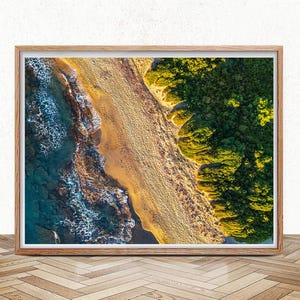 Decoración de pared minimalista con costa, impresión aérea de olas del océano, póster de playa de arena, fotografía con drones, póster de océano turquesa, impresión de mar neutro