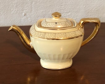 Ivory Gold Label Hollywood Teapot