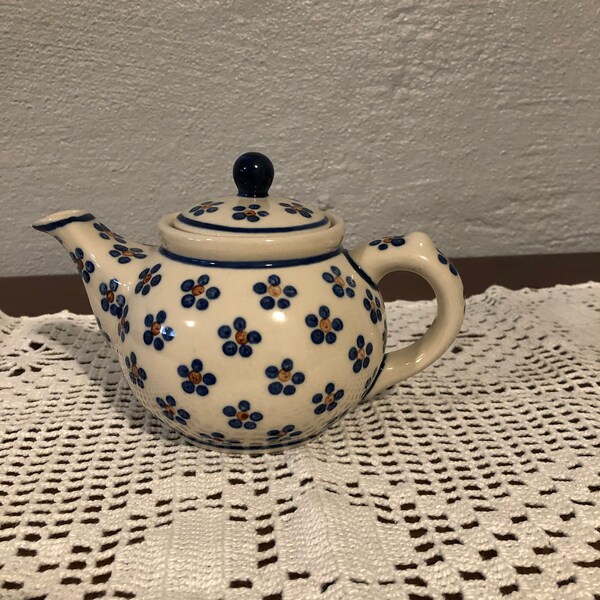 Polish Pottery TeaPot Daisy Dots #25