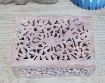 Caja de esteatita floral tallada a mano: caja para joyas, anillos o artículos pequeños