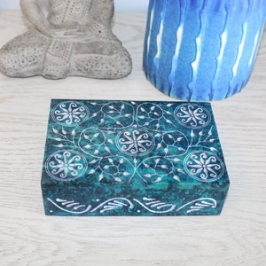 Caja de esteatita azul y negra de 15 x 10 cm con diseño bohemio tallado, caja para joyas, caja para artículos pequeños, caja para anillos, caja para cartas del tarot, decoración de mesa