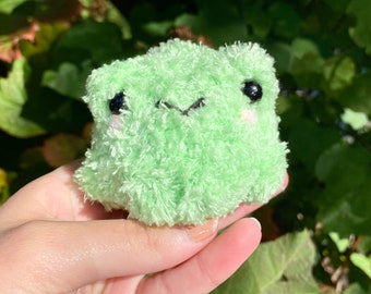 Fluffy Sitting Frog Crochet Plush