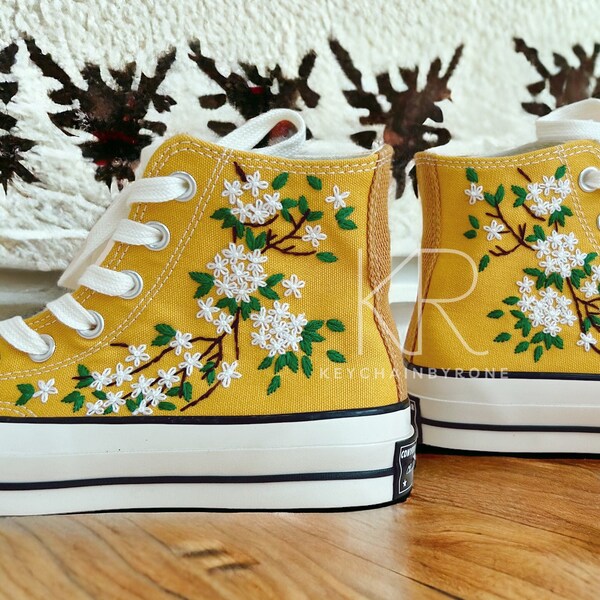 Personalize Embroidery Small White Flower Handmade Embroidered Floral Chuck Taylor High Top Birthday Gifts For Woman