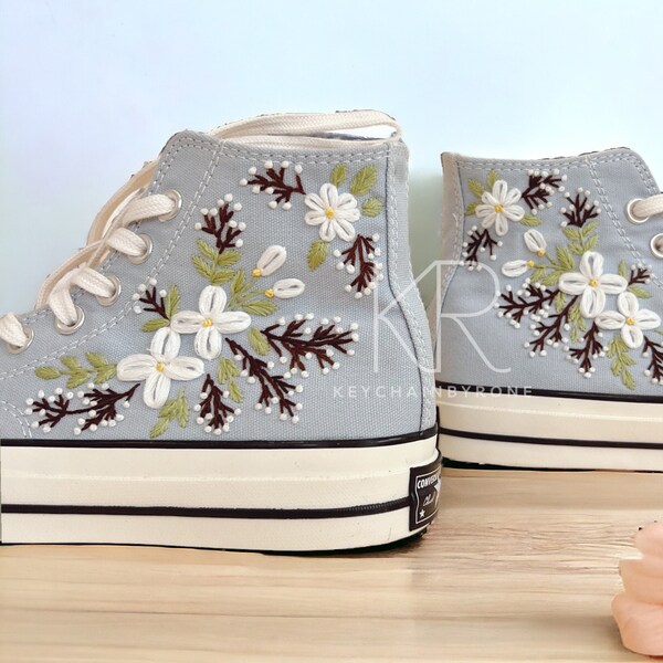 Custom Personalized Chuck Taylor Shoes Custom White Flower Date Embroidery Sneakers for Bride Custom Embroidered Flower Mother's Day Gifts