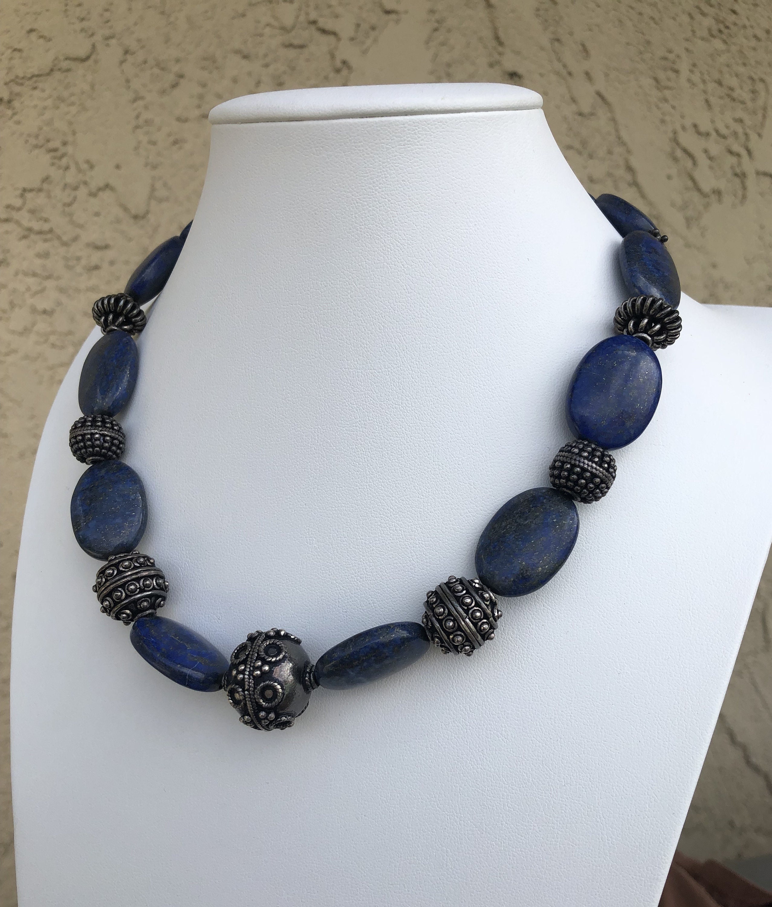 Collier De Perles Vintage En Dégradé De Bleus (bleu Roi) - Qualité Supérieure