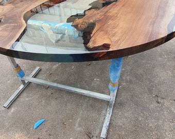 Round Dining Table, Custom 48” Diameter Round Table, Walnut Wood Clear Table, Clear Epoxy Table, Live Edge Table, Custom Order for Gernot
