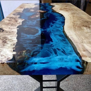 Auf Bestellung gefertigter Tisch, Tiefseeblauer Fluss-Epoxid-Tisch, Benutzerdefinierter Walnuss-Epoxid-Tisch, Resin Blauer Epoxid-Tisch, Fluss-Esstisch, Epoxid-Tisch