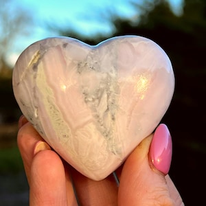 Mangano Pink Calcite Carved Heart (Peru)