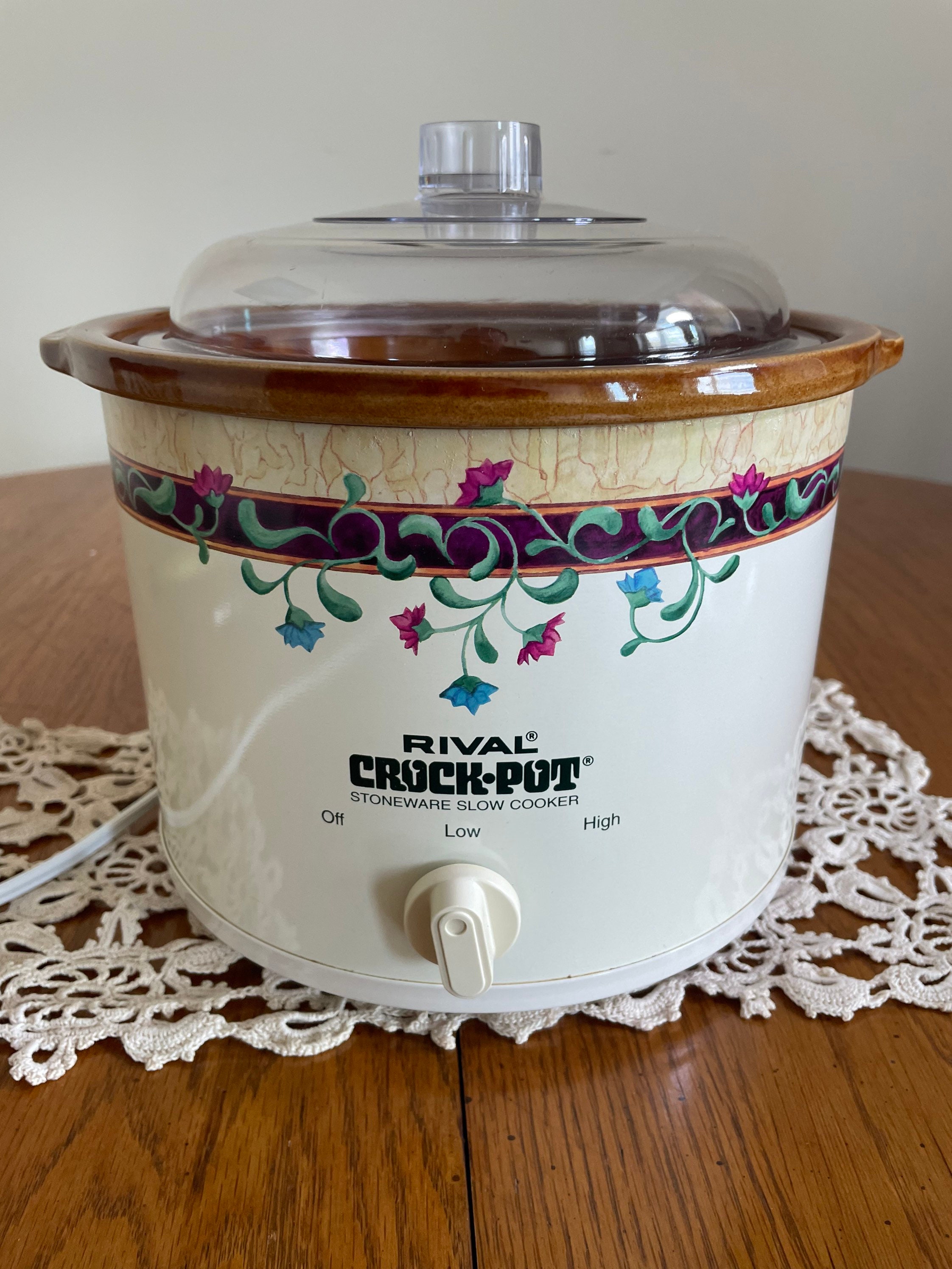 Vintage 2.5 Qt Rival Crockpot Stoneware Slow Cooker With plastic Lid (3120)