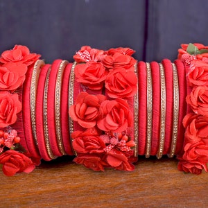Indian Bangles Set of 20,IndianJewelry,Gift for Her,WeddingJewelry,Bridesmaid Gift,Indian Wedding Bangle,Silk Thread Bangles With Flower