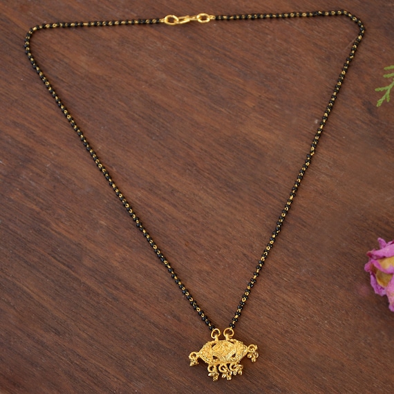 Mangalsutra indien plaqué or collier de mariage en perles noires