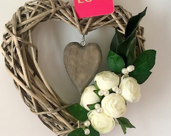 Ranunculus heart wreath. White silk flowers and pearls wreath. Wedding decor heart wreath. Elopement flowers.