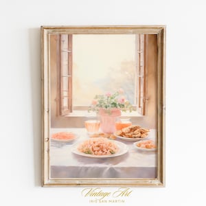 Puede incluir: Una impresión artística vintage enmarcada representa una mesa puesta para una comida cerca de una ventana abierta. La mesa está puesta con platos de comida, bebidas y un jarrón de flores. La obra de arte tiene una paleta de colores suaves y un ambiente cálido.