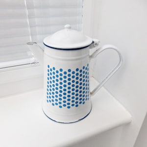 cafetière vintage bleue et blanche | Casserole à dessus de cuisinière en émail | Cafetière country |
