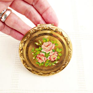 Vintage Kigu Powder Compact: Gold Tone Rose Design, 1950s