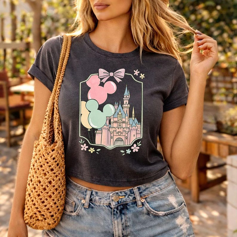 Disney Castle Musballonger - Boxig Crop T-shirt, Disney Castle T-shirt, Disney Tjejresa, Magisk Bästa Dagen Någonsin, Ariel Askungen Elsa Belle bild 1