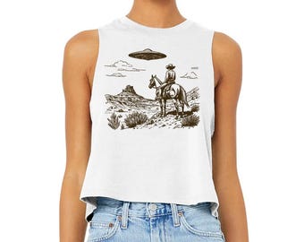 Cowboy och UFO rymdskepp - Kort racerback-linne, Vintage Western Sci-Fi-grafik-tröja, Udda rymdcowboyskjorta, Retro Cowboy Alien-tröja