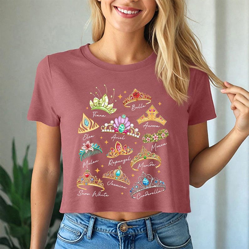 Prinzessin Kronen (weiß) - Crop Flowy Tee, Disney Prinzessinnen Shirt, Cinderella Elsa Ariel Belle, Disney Girls Trip, Disney Matching Shirts Bild 4
