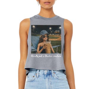 Bokstavligen bara en bleacher-varelse (vit) - Crop Racerback-linne, Hit the Dang Ball, Sports Mom, Baseball Game Trendig T-shirt, Tailgating-t-shirt