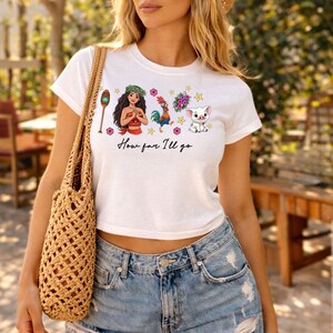 どこまで行くか - ボクシー クロップ T シャツ、ディズニー プリンセス モアナ シャツ、マウイ モアナ ヘイヘイとプア T シャツ、ディズニー お揃い T シャツ、ディズニー ガールズ トリップ 画像 3