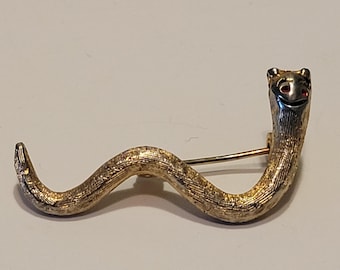 Fabulous Vintage Glow Worm Brooch Pin Gold-toned Insect Bug