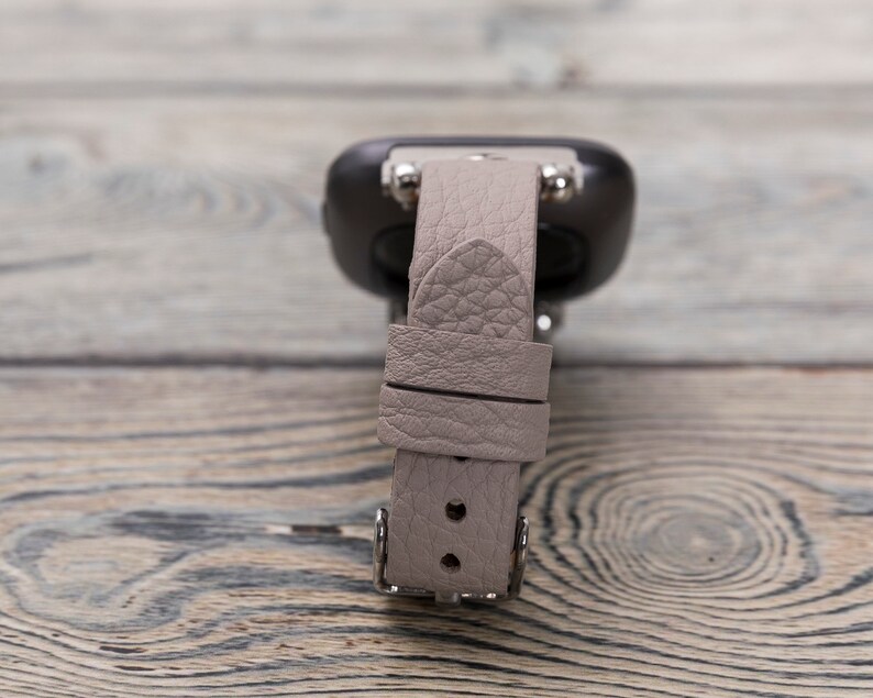 gray fitbit versa band