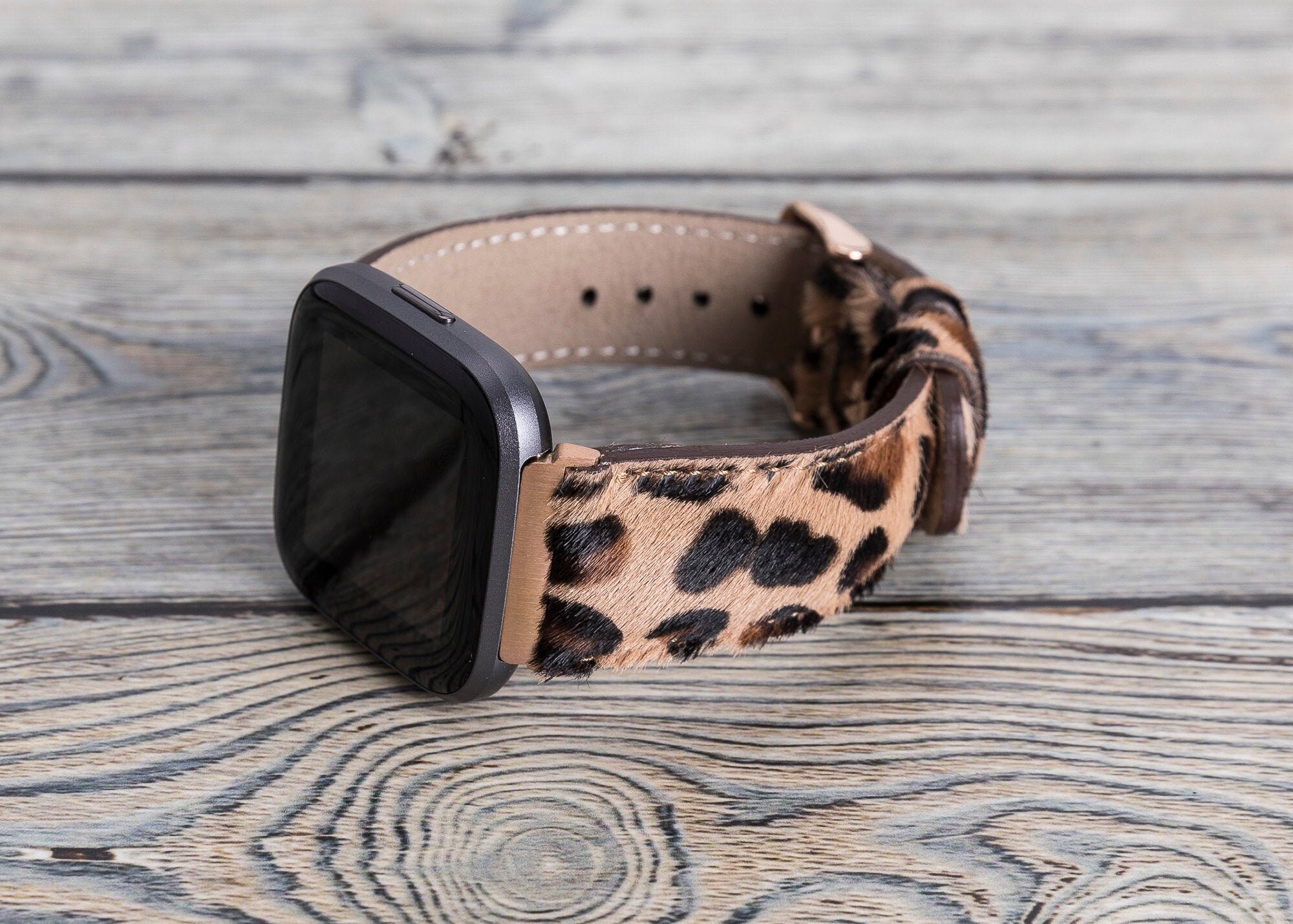 fitbit versa leopard band