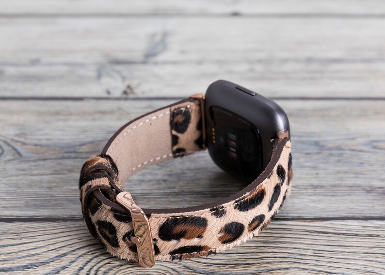 fitbit versa leopard band