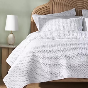 Handgemaakte witte katoenen kantha-quilt: lichtgewicht sprei, effen katoenen deken CKQ#276