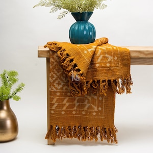 Handwoven Cotton Throw Blanket with Tassels: Bohemian Sofa Coverlet