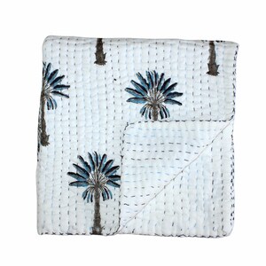 Courtepointe kantha imprimée palmier bleu Couverture en coton doux imprimé bloc à la main, courtepointe kantha végétale naturelle, couette fait main taille grand lit CKQ #08